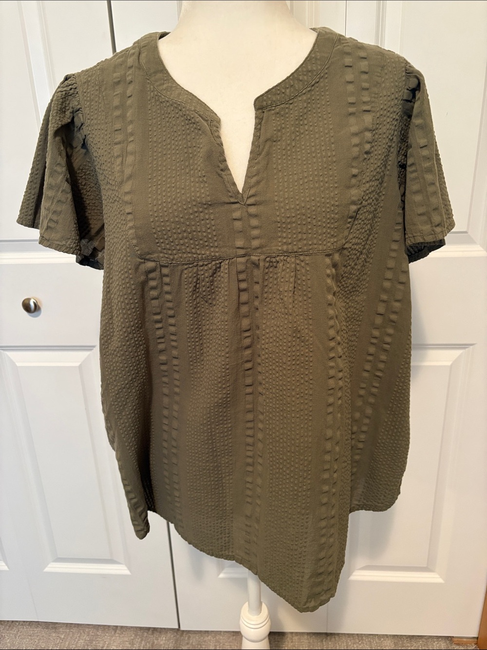 J. Jill Olive Short-Sleeve Textured Split V-Neck Top